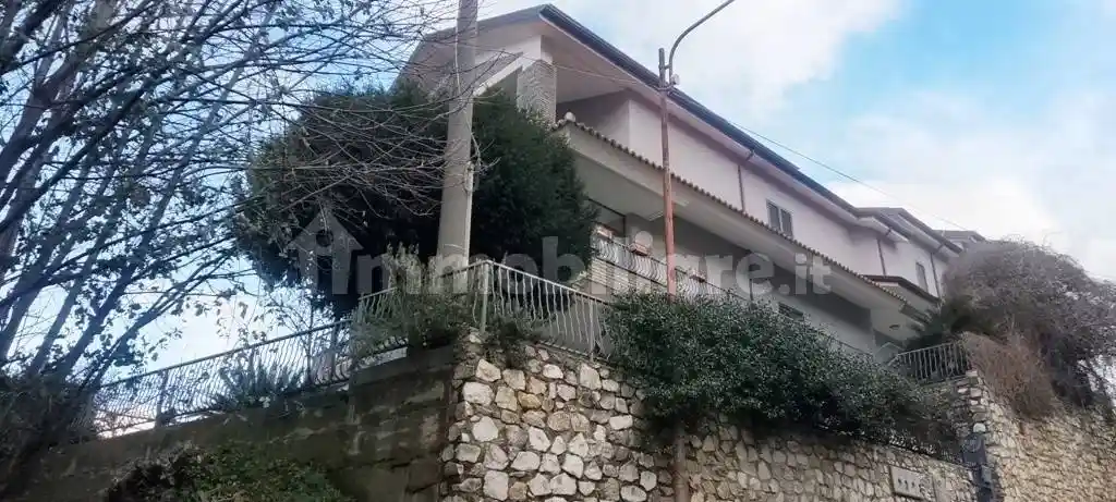 Appartamento in vendita a Cerisano