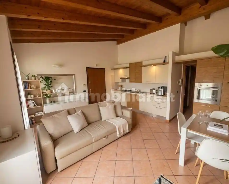 Appartamento in vendita a Cene