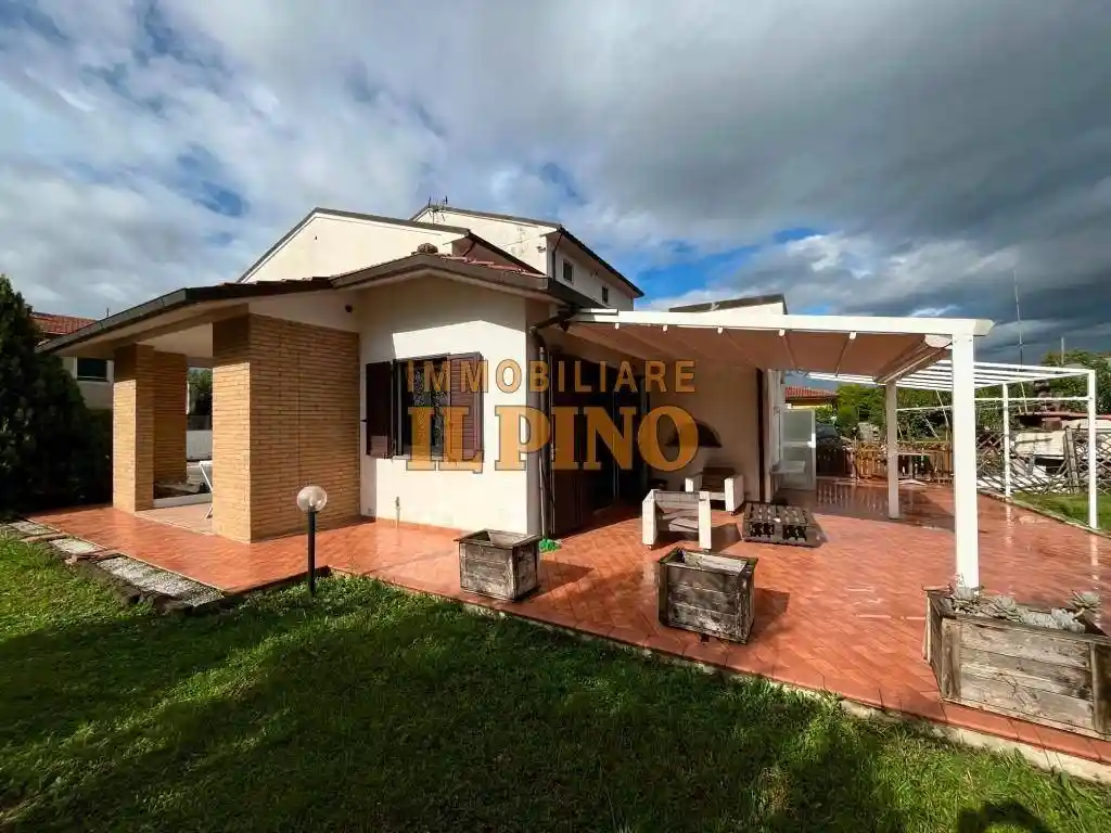 Villetta a schiera in vendita a Cascina