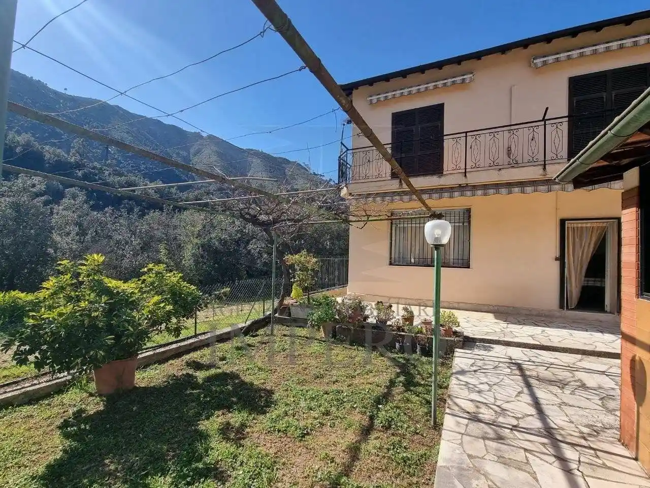 Villa in vendita a Airole