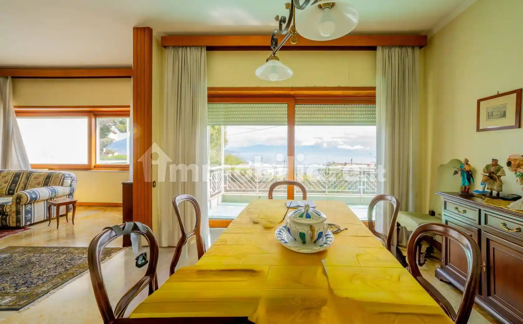 Appartamento in vendita a Napoli