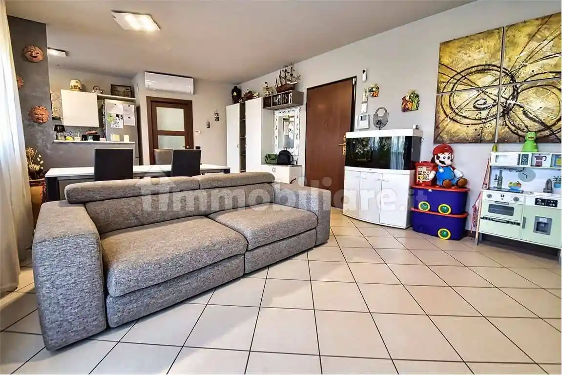 Appartamento in vendita a Limido Comasco