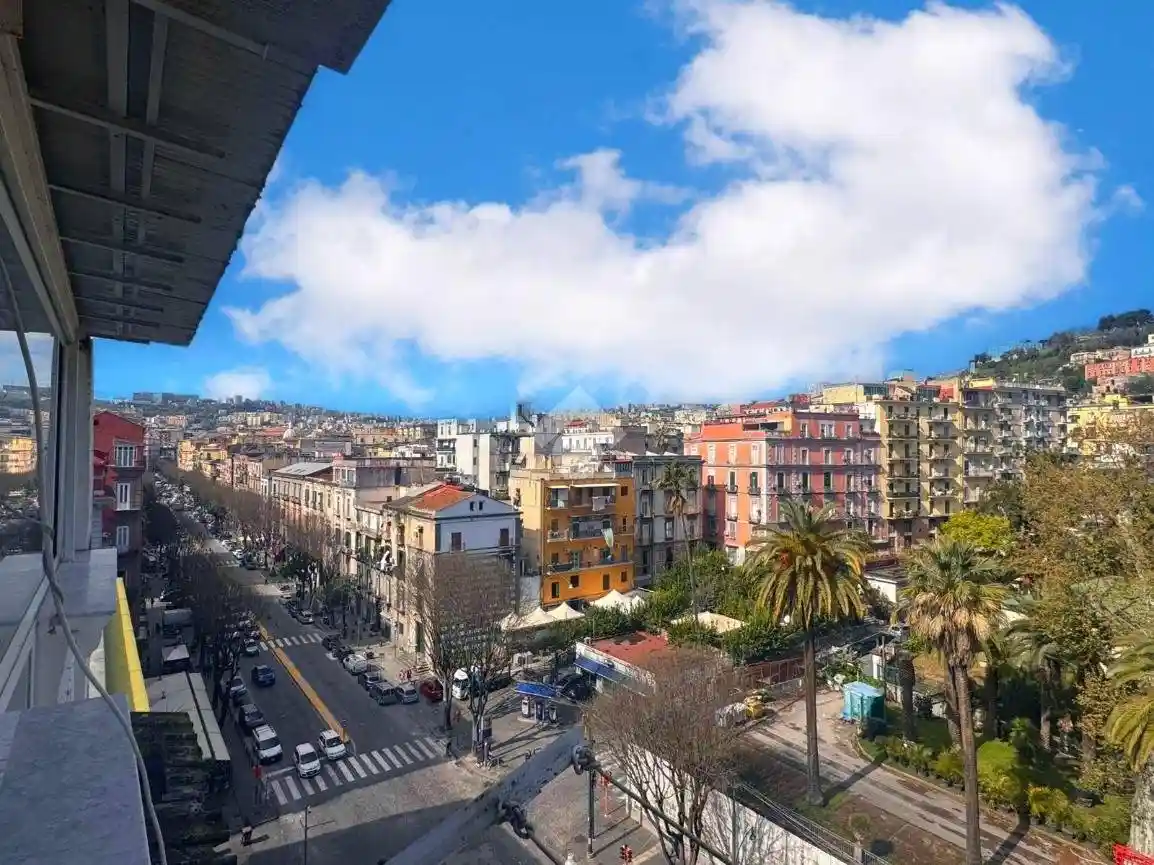 Appartamento in vendita a Napoli