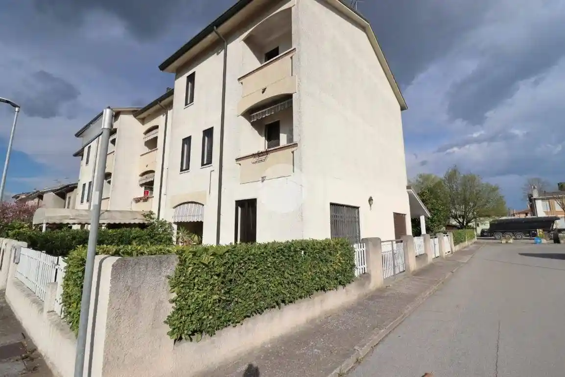 Villetta a schiera in vendita a Roncoferraro