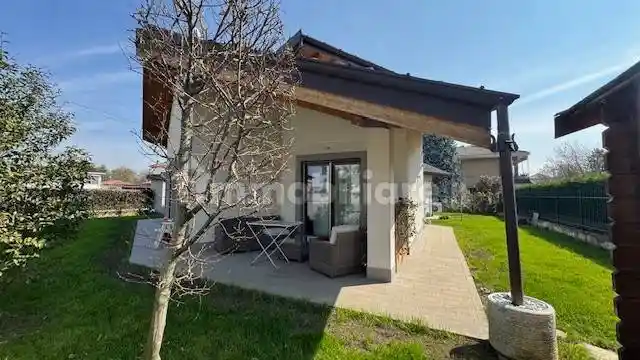 Villa in vendita a Samarate