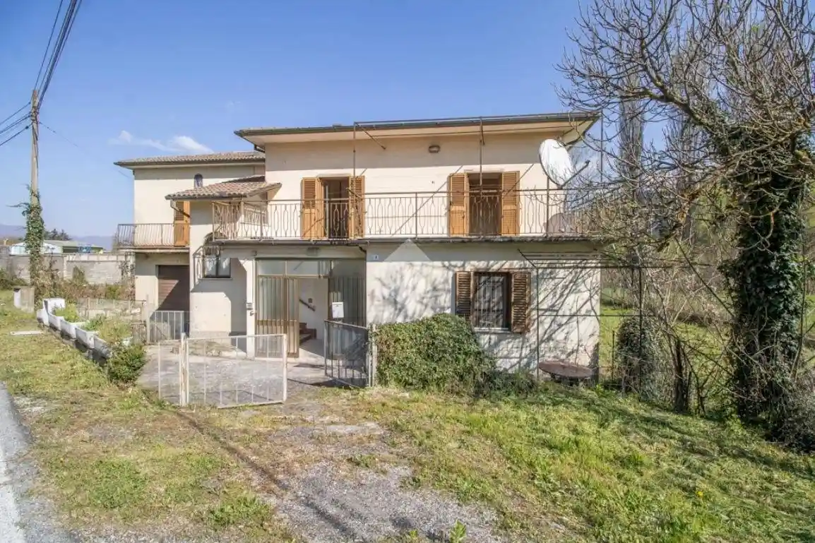 Casa indipendente in vendita a Rieti