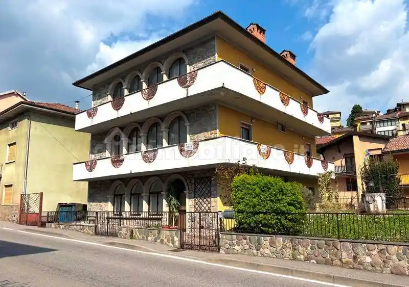 Villa in vendita a Vertova