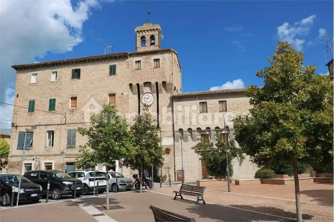 Appartamento in affitto a Falconara Marittima