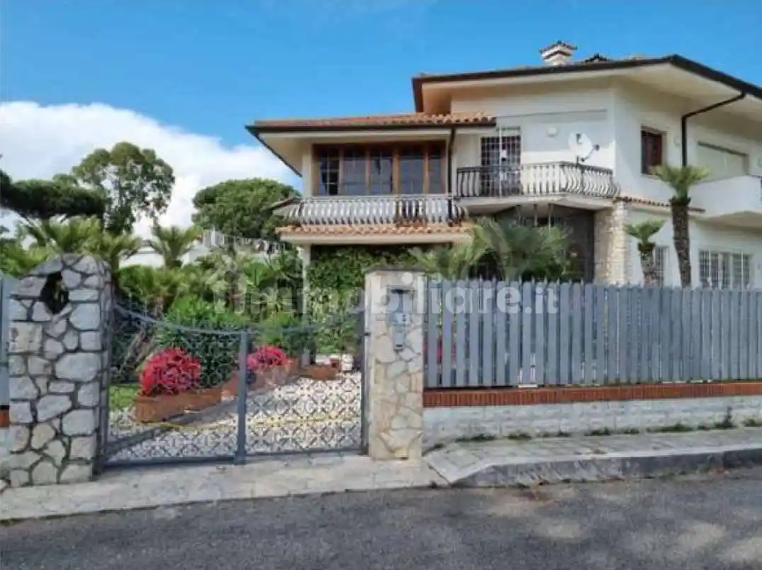 Villa in vendita a Sabaudia