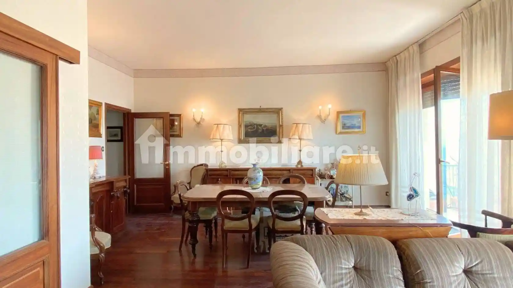 Appartamento in vendita a Napoli