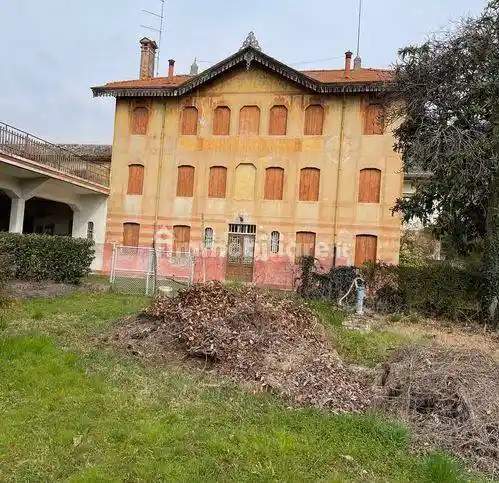 Palazzo - Edificio in vendita a Farra di Soligo