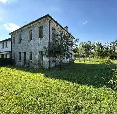 Rustico - Casale in vendita a Treviso