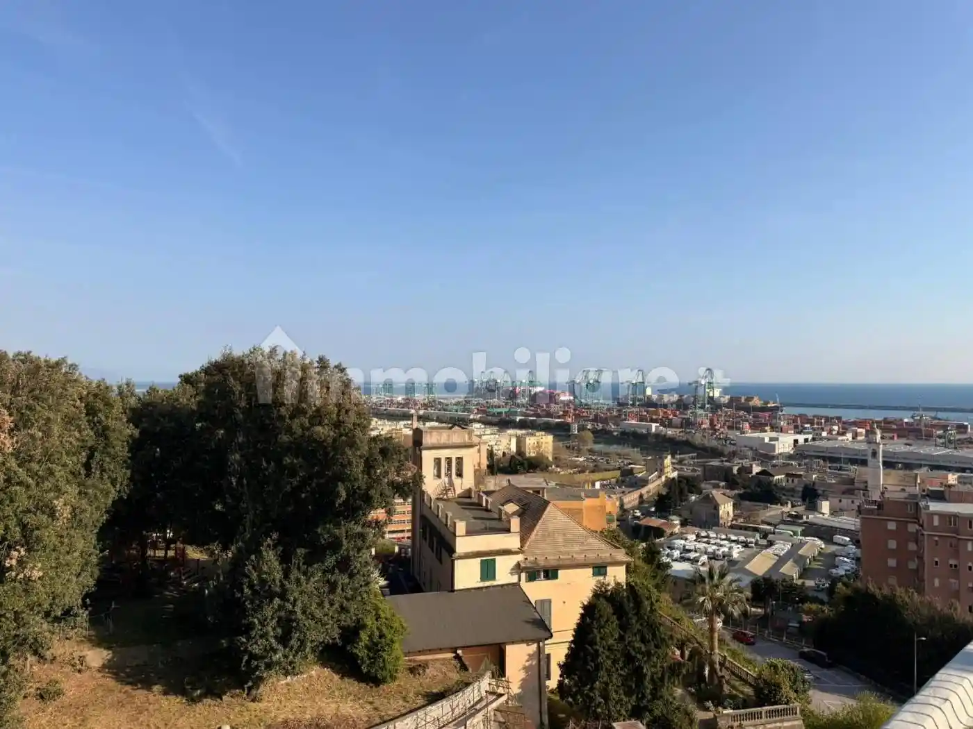 Appartamento in vendita a Genova