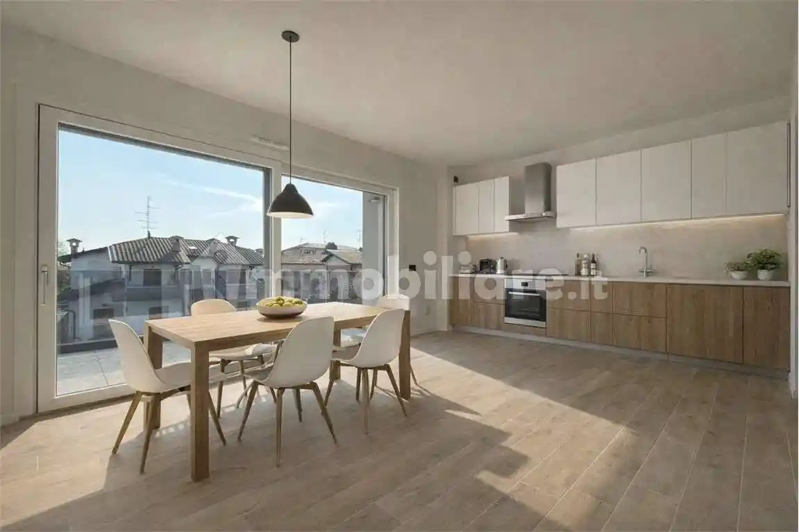 Appartamento in vendita a Lomazzo