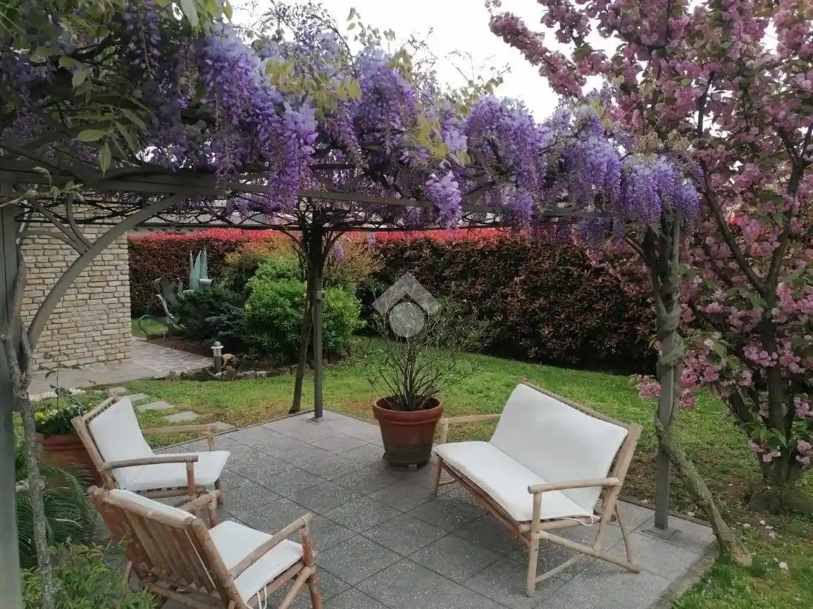 Villa in vendita a Bagnatica