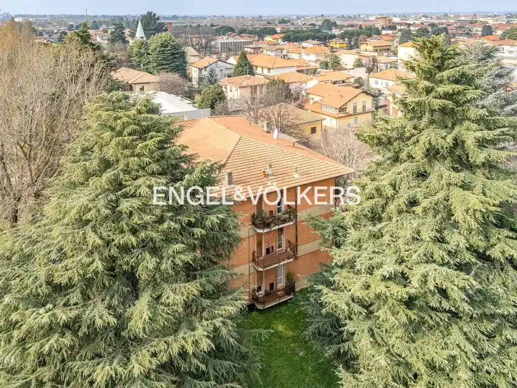 Appartamento in vendita a Carate Brianza