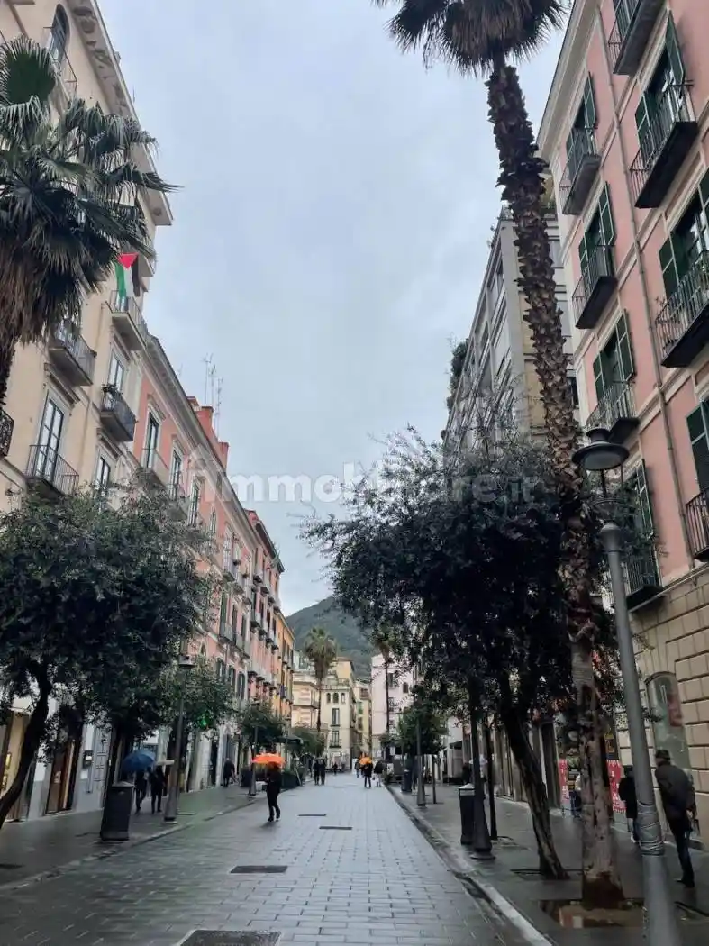 Appartamento in vendita a Salerno
