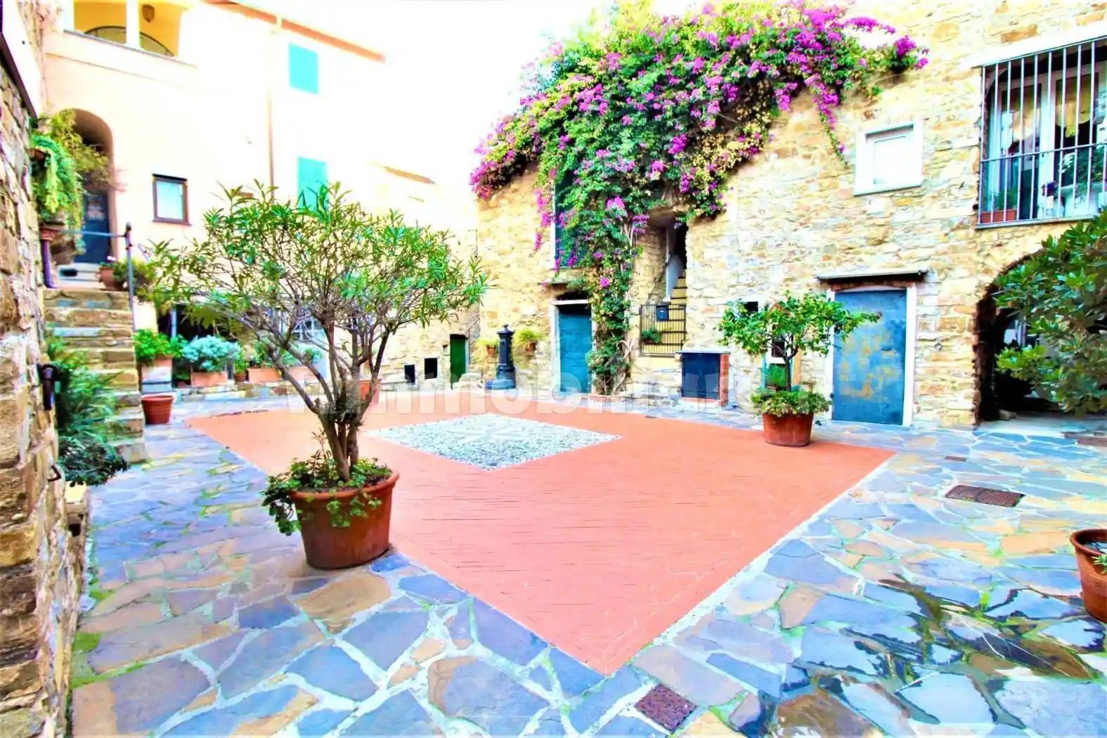 Appartamento in vendita a Imperia