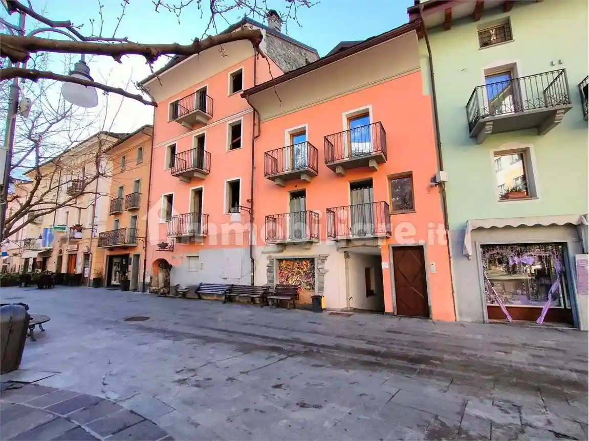 Palazzo - Edificio in vendita a Saint-Vincent