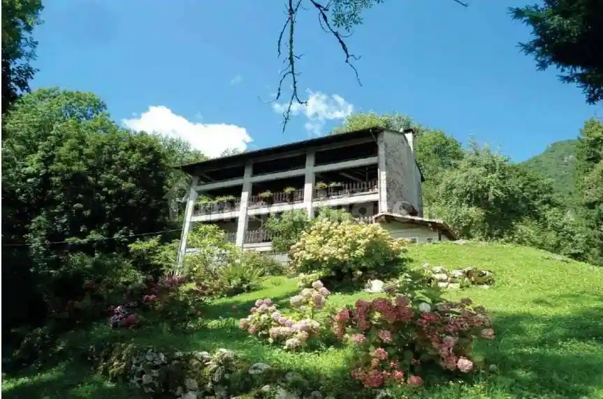 Appartamento in vendita a Frisanco