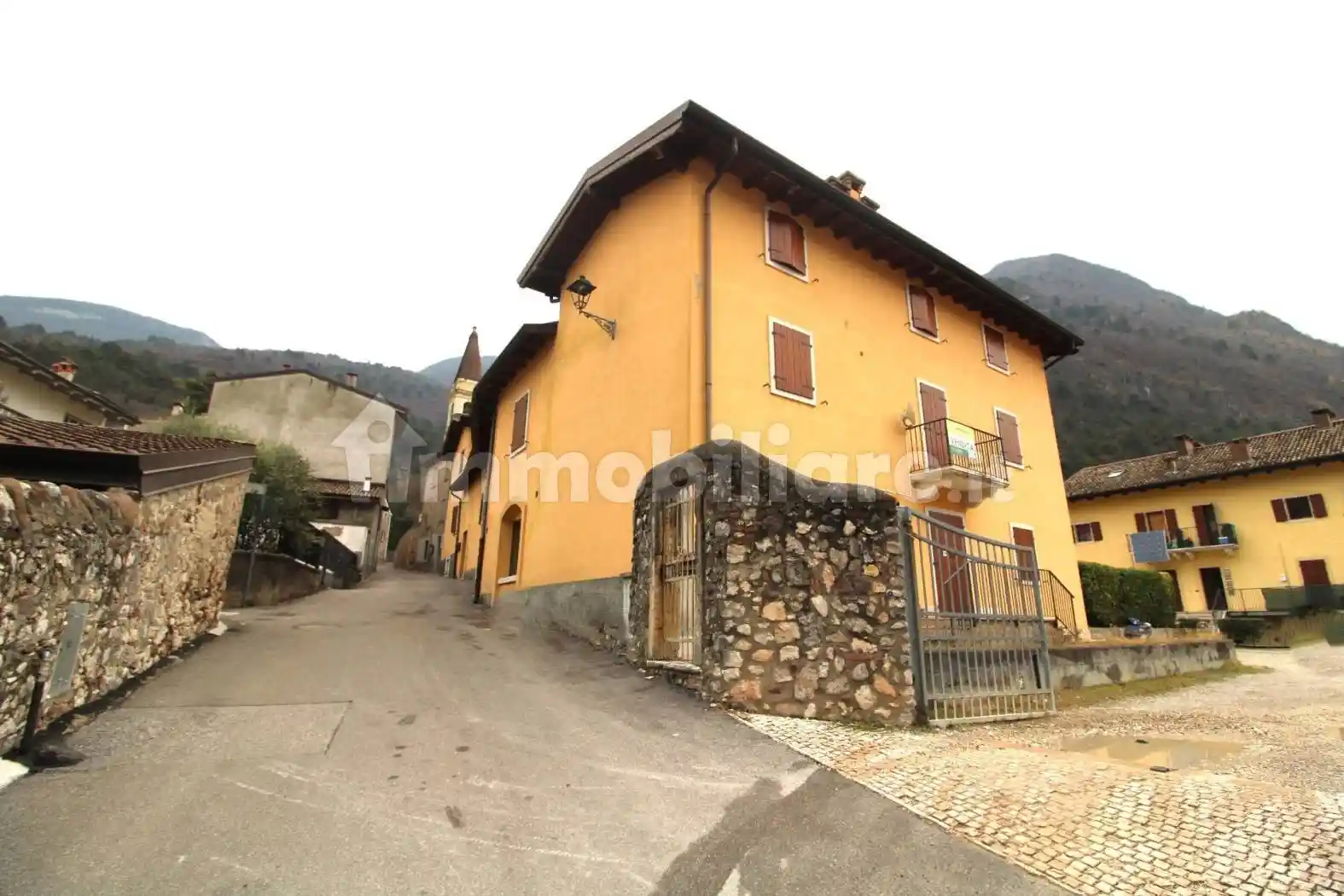 Casa indipendente in vendita a Dolcè