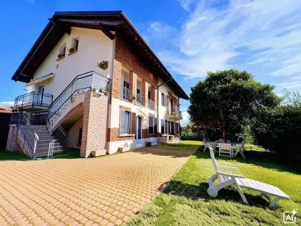 Villa in vendita a Moncucco Torinese