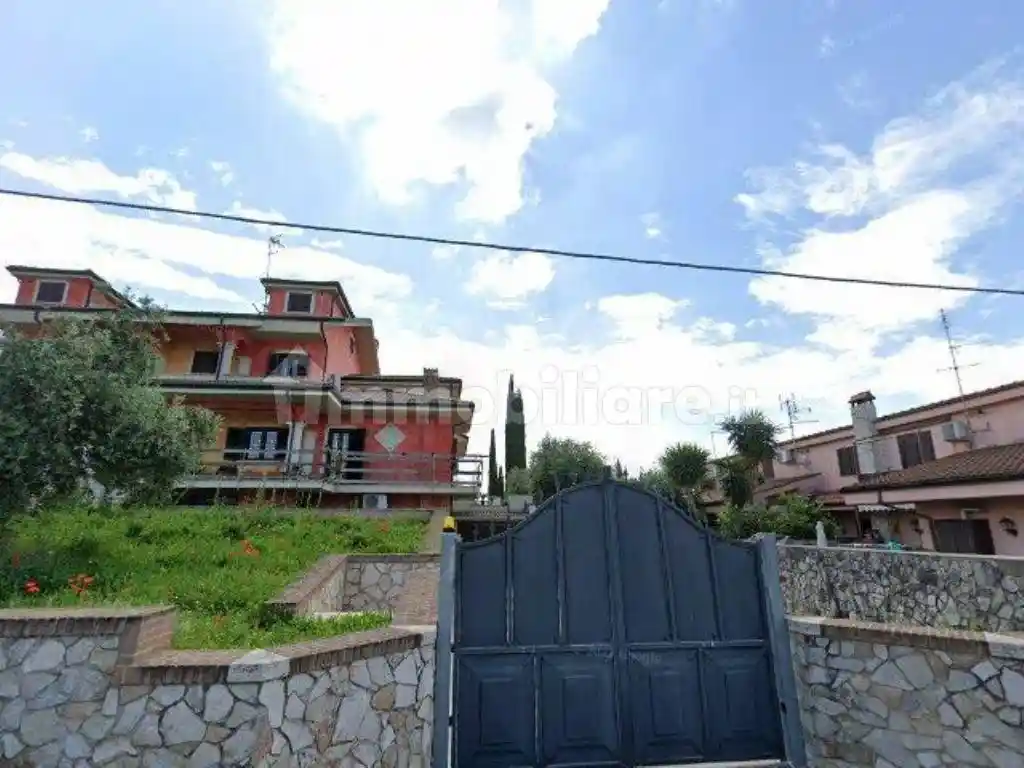 Villa in vendita a Guidonia Montecelio