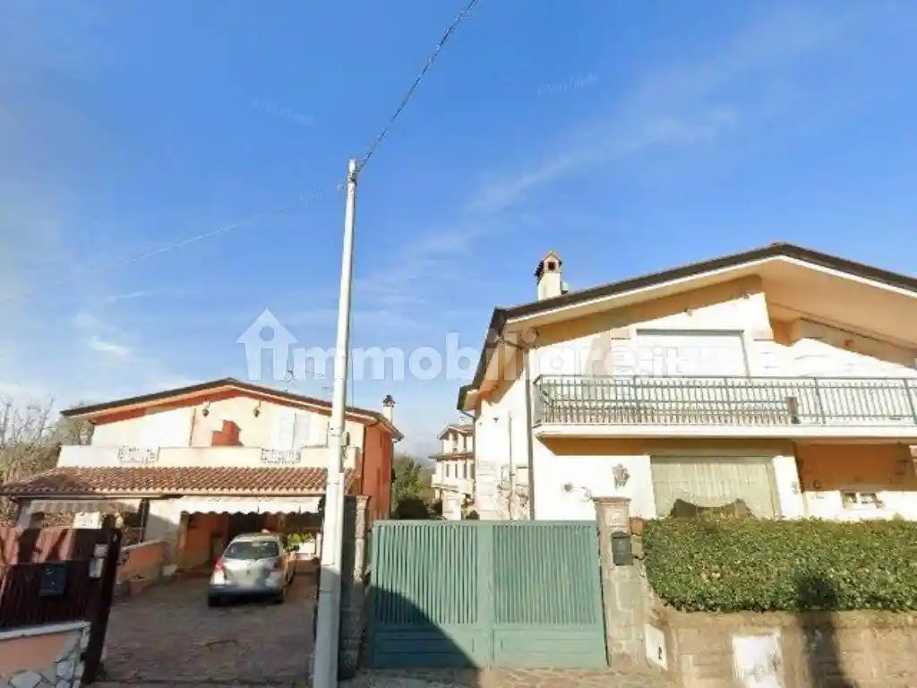 Villa in vendita a Lariano