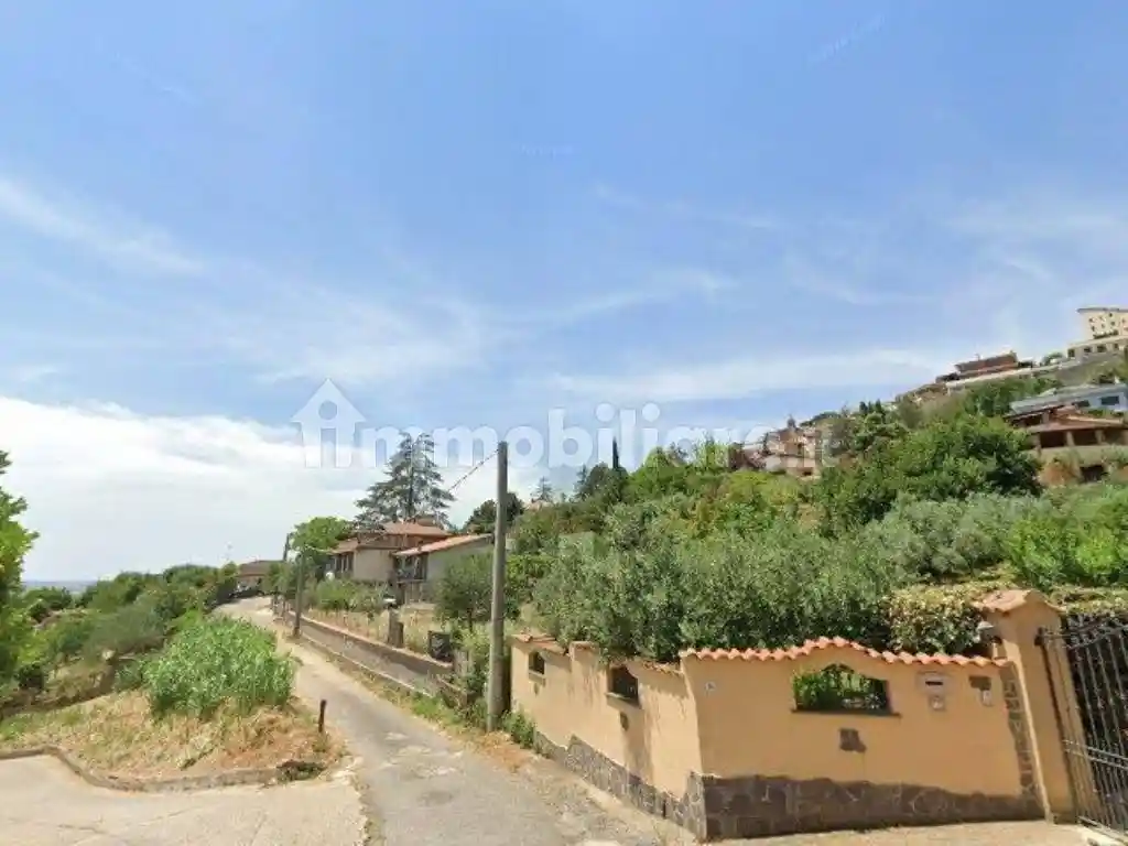Villa in vendita a Lanuvio