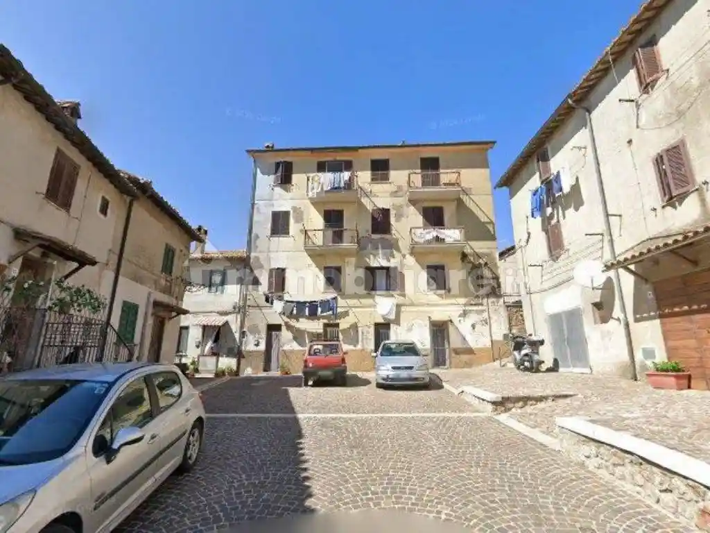 Appartamento in vendita a Allumiere