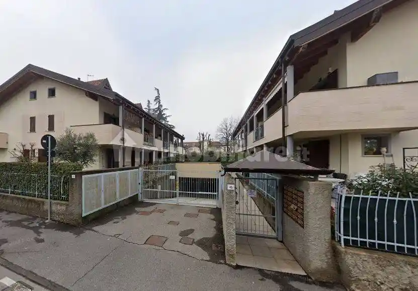 Appartamento in vendita a Trezzano Rosa