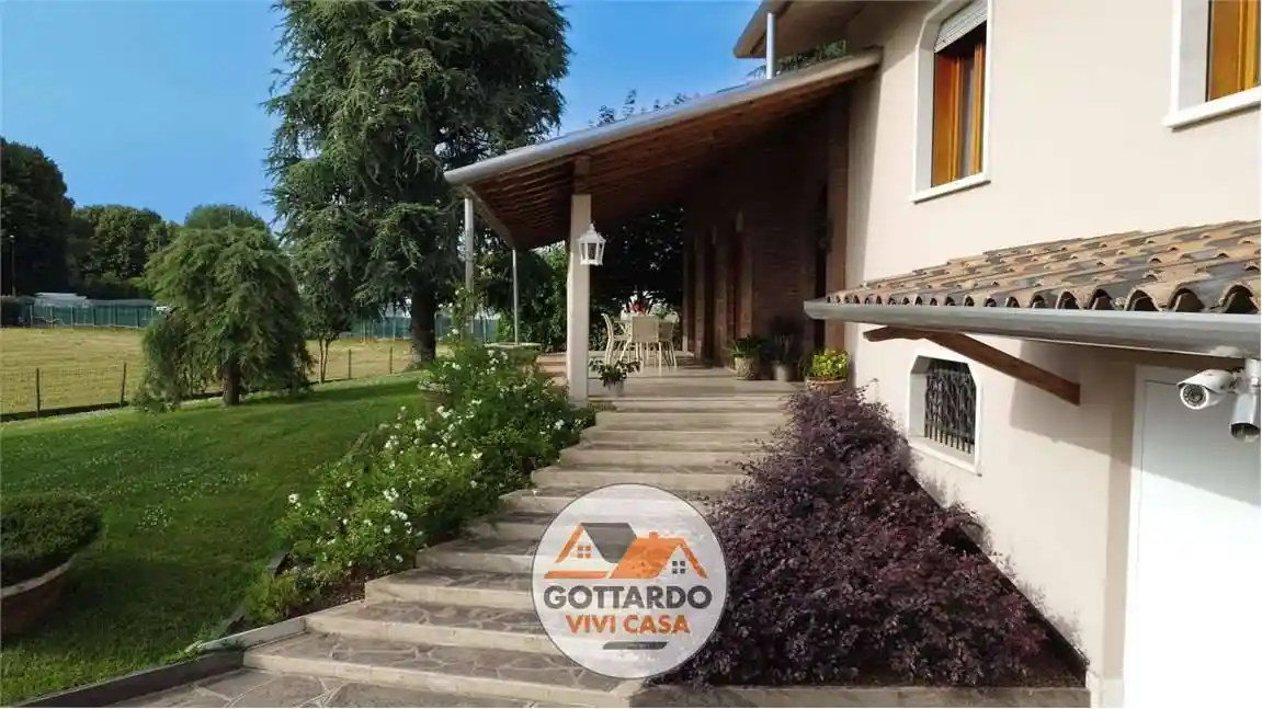 Villa in vendita a Paese