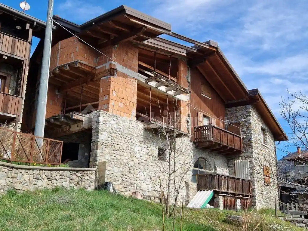 Casa indipendente in vendita a Edolo