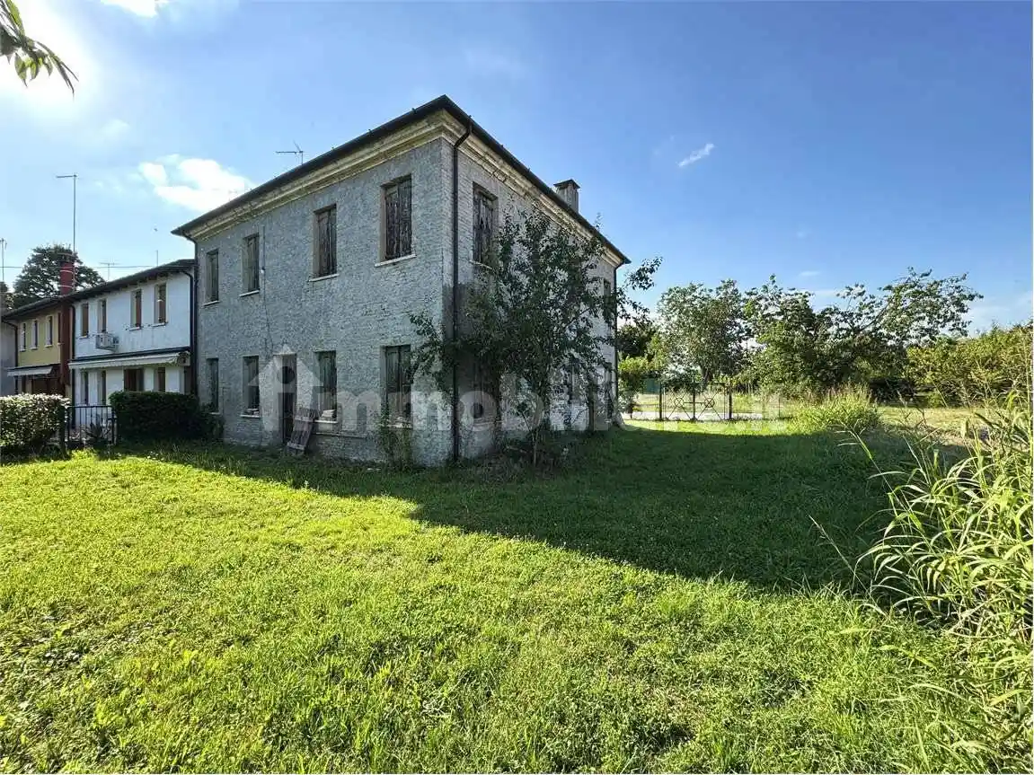 Rustico - Casale in vendita a Treviso