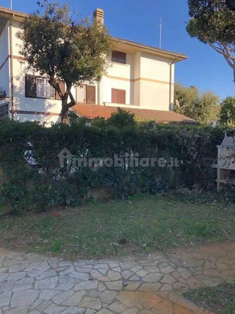 Villetta a schiera in affitto a Fiumicino
