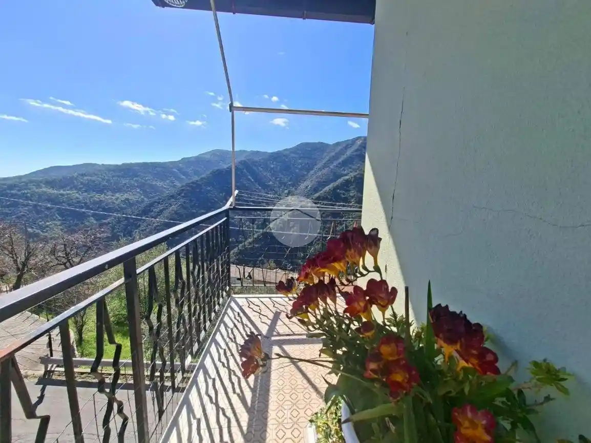 Appartamento in vendita a Avegno