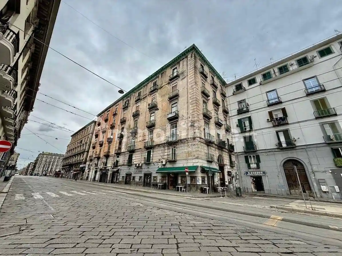 Appartamento in vendita a Napoli