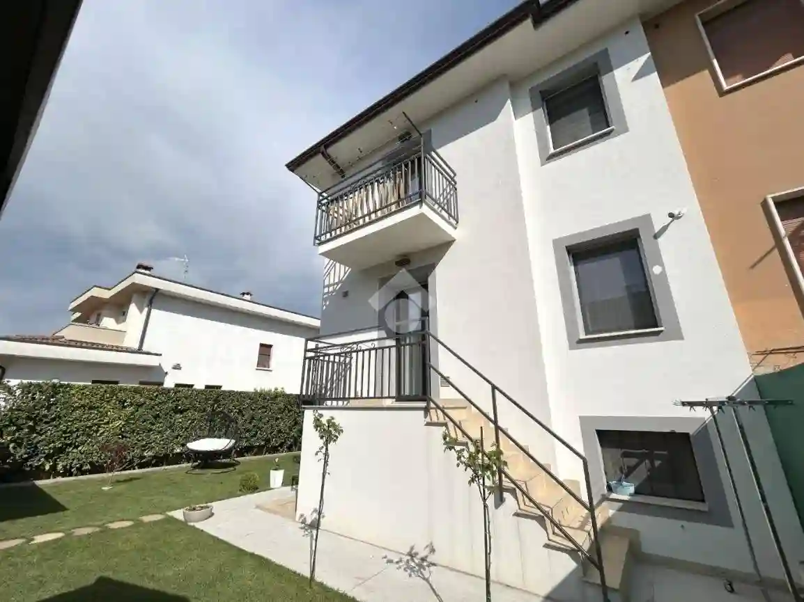 Villetta a schiera - foto 2