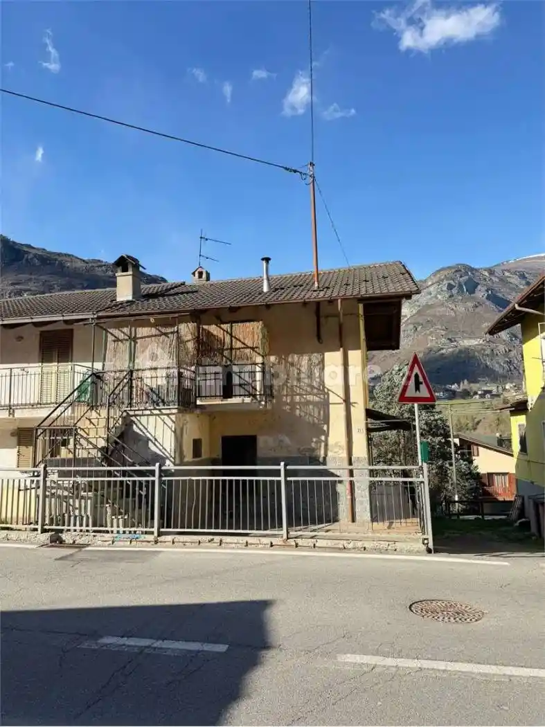 Appartamento in vendita a Pontey