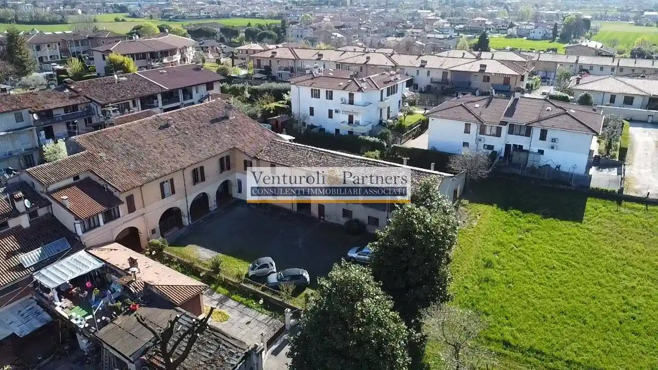 Rustico - Casale in vendita a Bedizzole