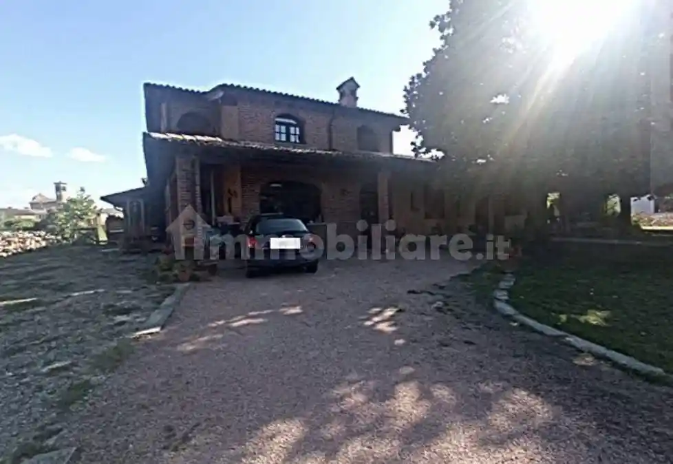 Villa in vendita a Monticelli Pavese