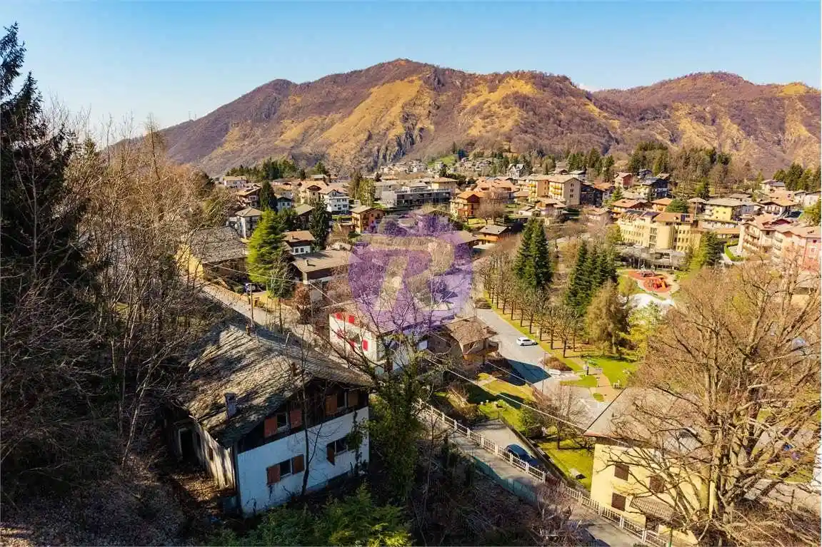 Villa in vendita a Selvino