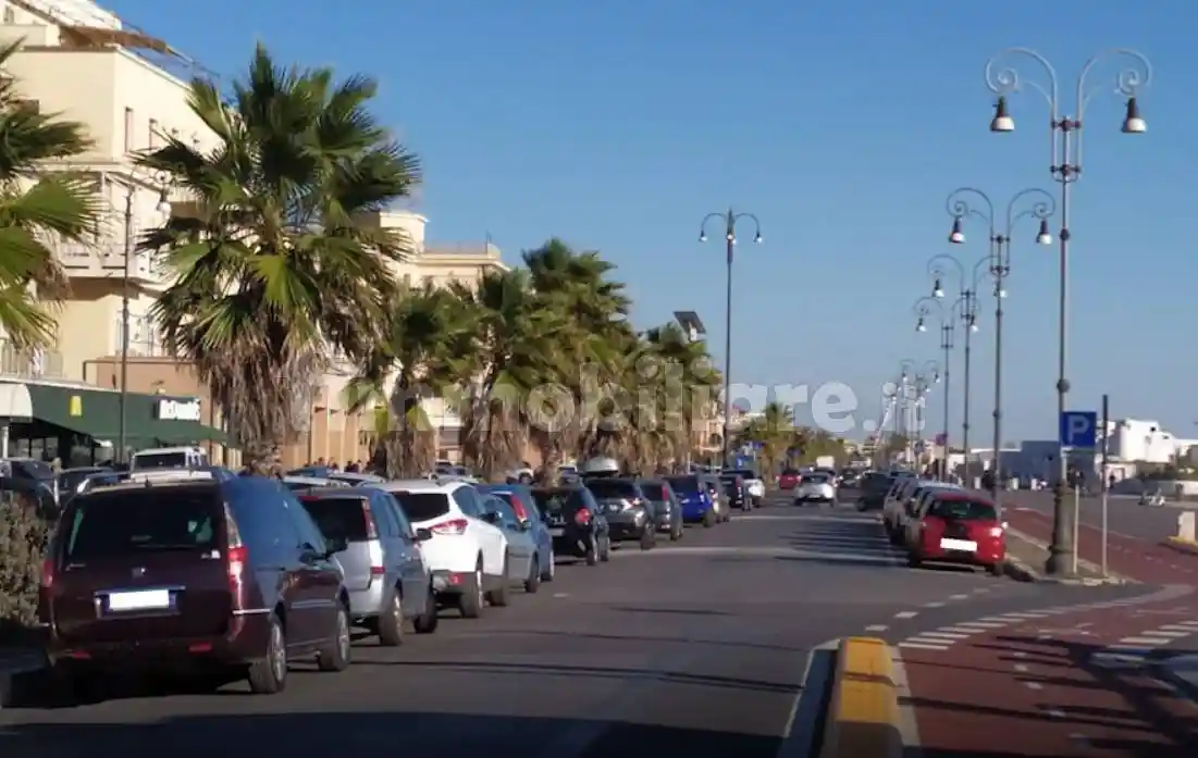 Palazzo - Edificio in vendita a Roma