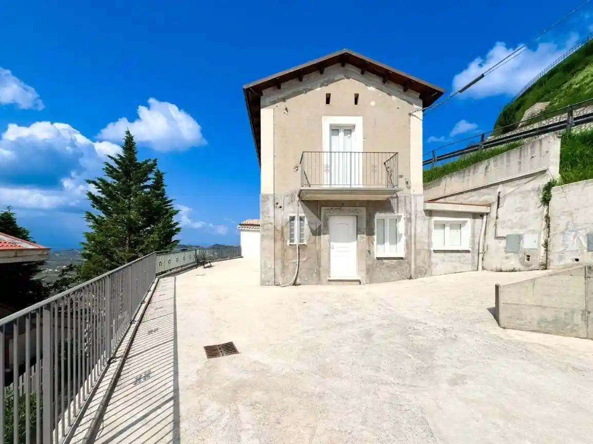 Casa indipendente in vendita a Bucchianico