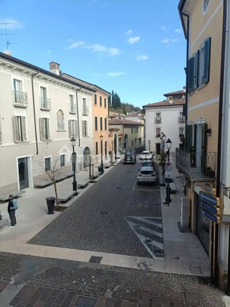 Appartamento in vendita a Padenghe sul Garda