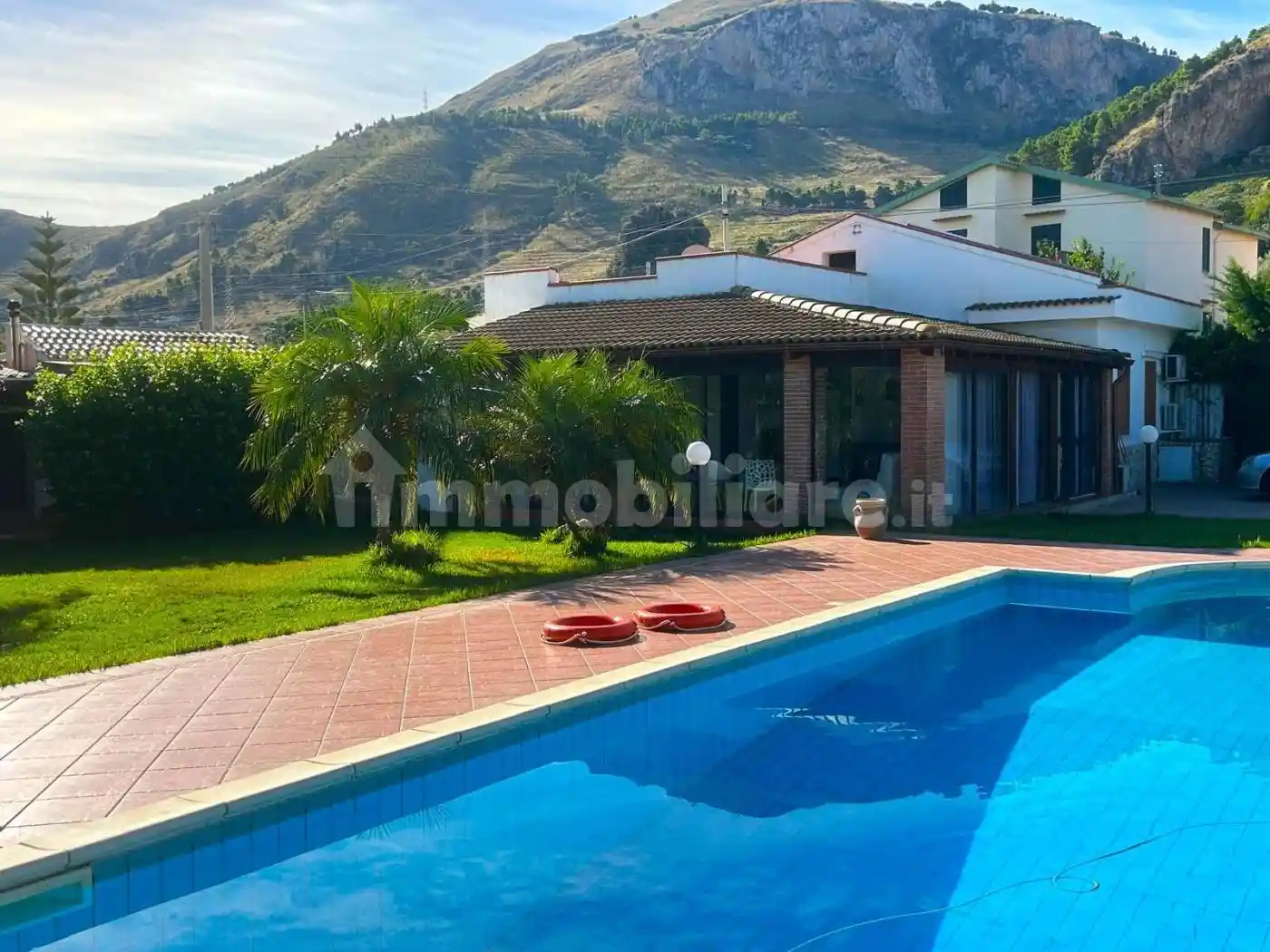 Villa in vendita a Altavilla Milicia