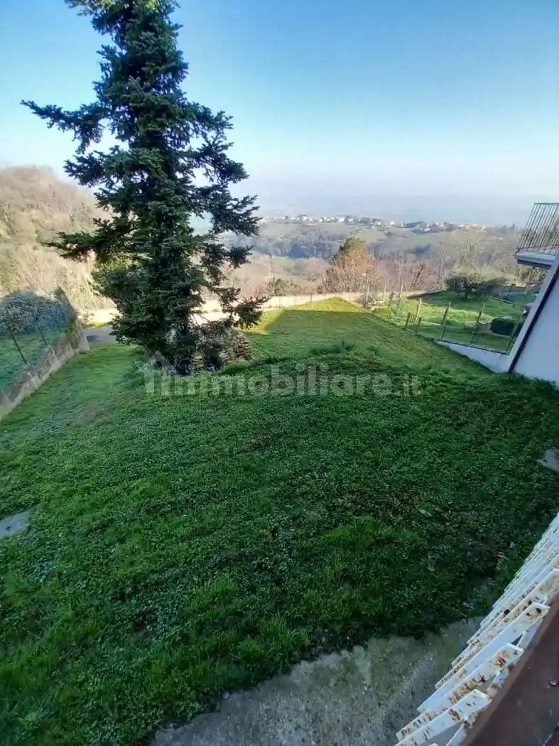 Appartamento in vendita a Mombaroccio