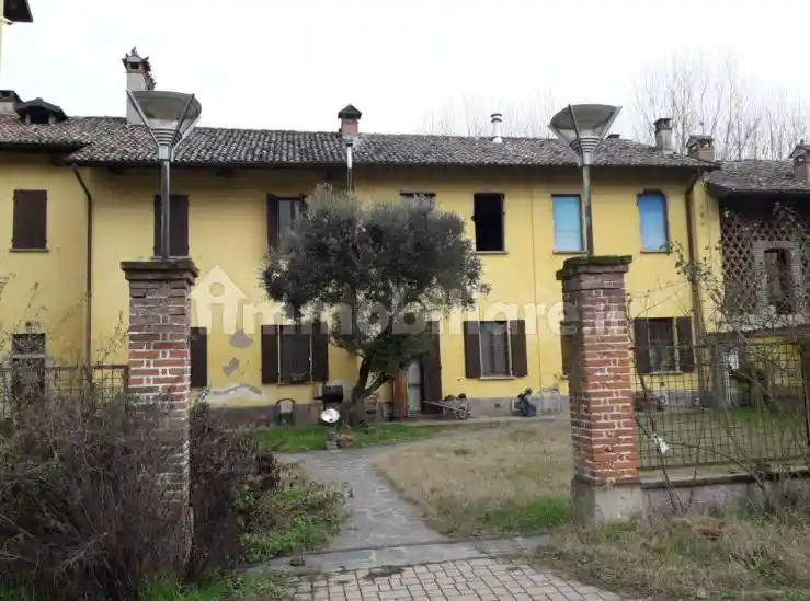 Appartamento in vendita a Vellezzo Bellini