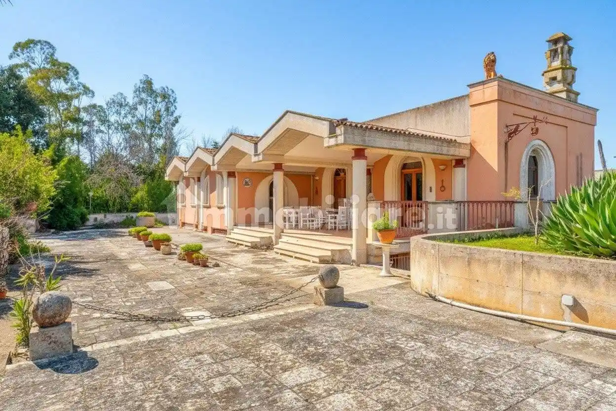 Villa in vendita a Brindisi