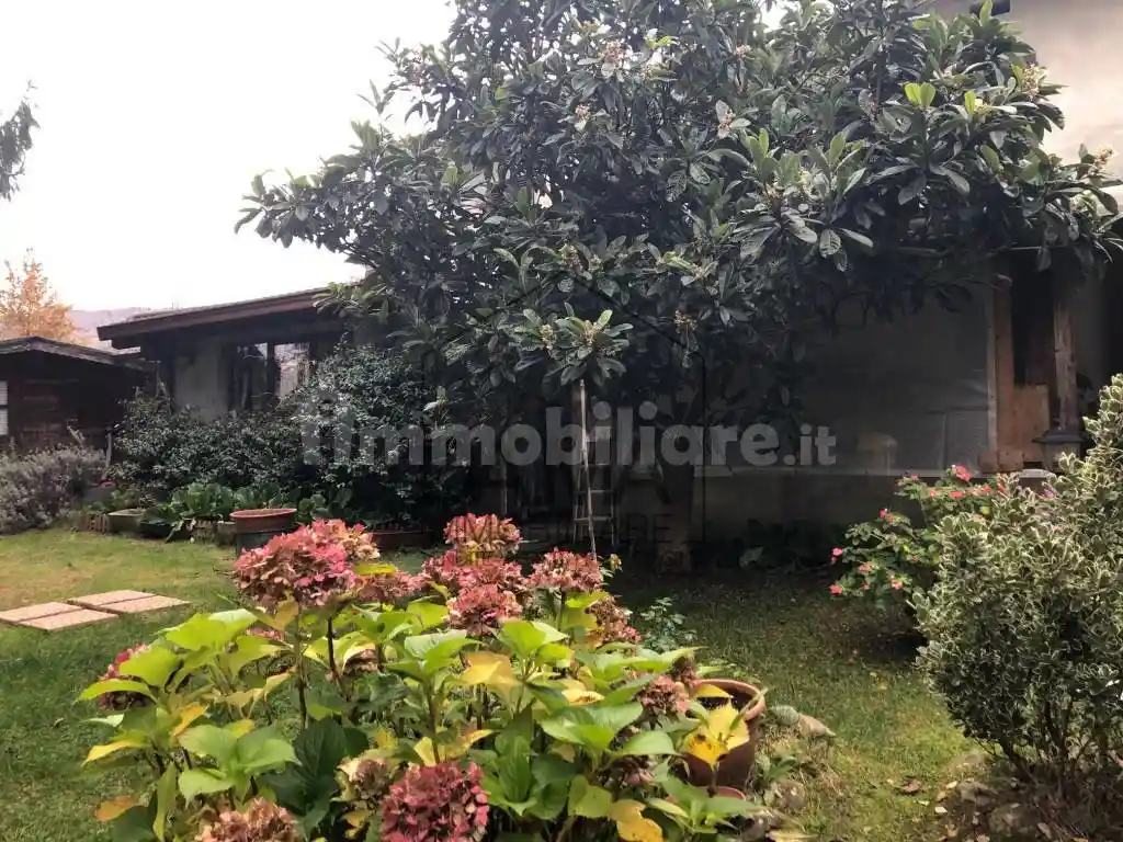 Casa indipendente in vendita a Borgo Val di Taro